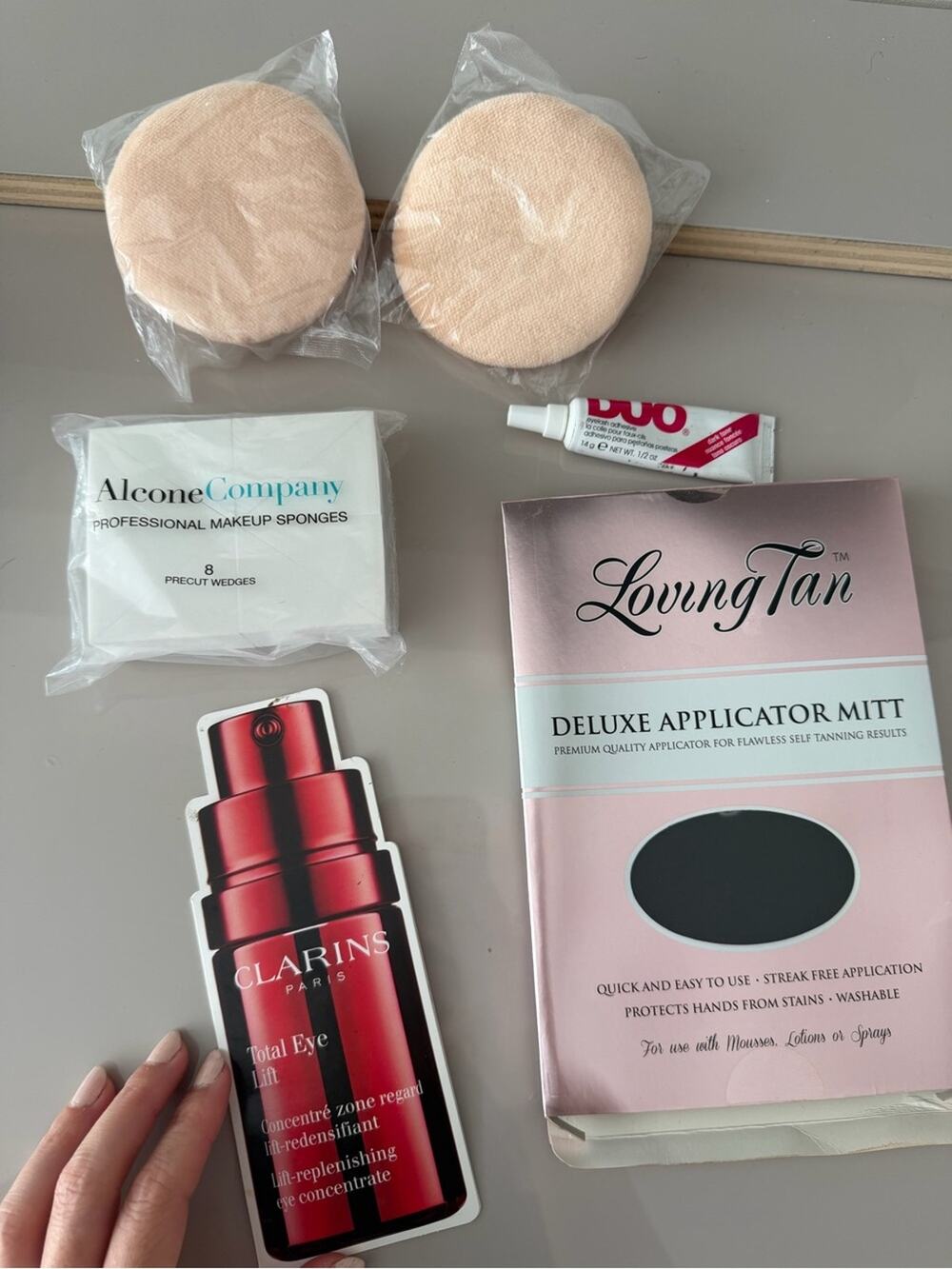 đ˝Assorted Makeup Items - Self-Tanning Applicator / Clarins Eye Lift / Lash Glue